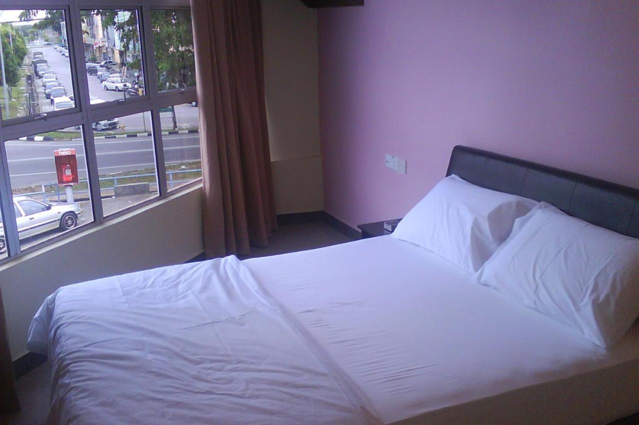 Oyo 90021 Star View Hotel Kampong Batu Tiga Phòng bức ảnh