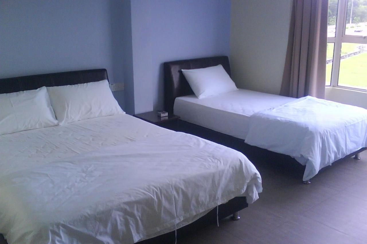 Oyo 90021 Star View Hotel Kampong Batu Tiga Ngoại thất bức ảnh